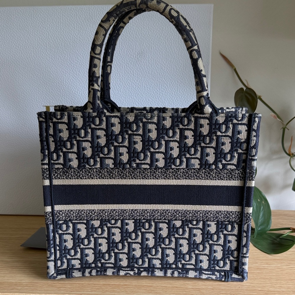 Christian Dior Navy & White Small Monogram Book Tote - Picture 6 of 15